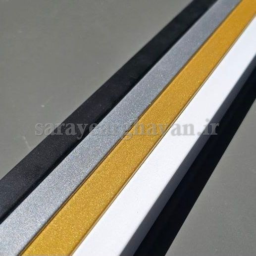 ساعت دیواری فلزی مدرن کد H101