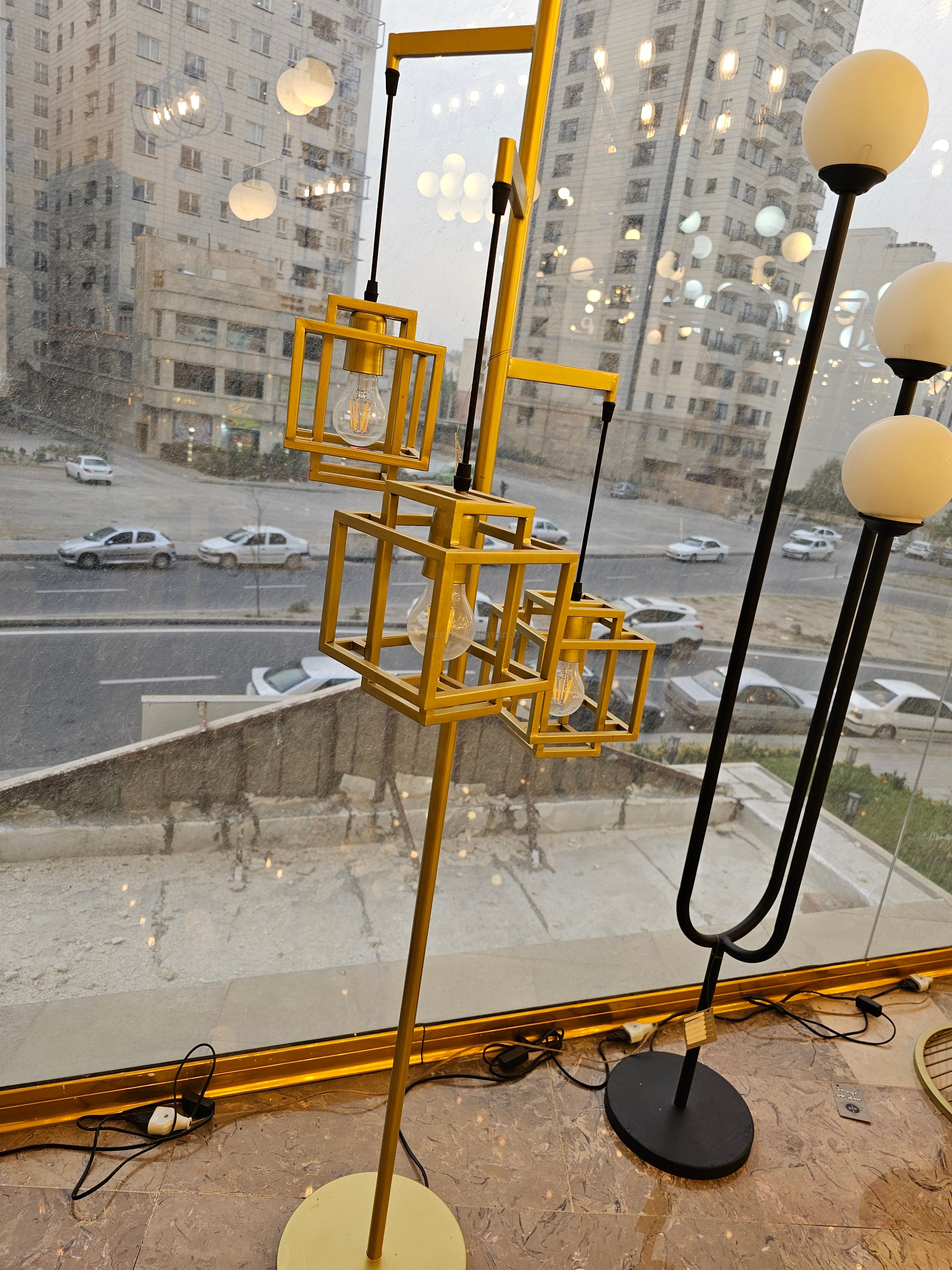 آباژور ایستاده مدرن فلزی 3 شعله لوکس و کاربردی R128